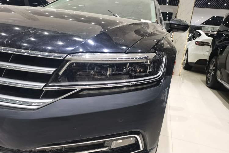 Used Volkswagen Phideon 2018 Revised Version 380TSI Two-Wheel Drive Business Edition
