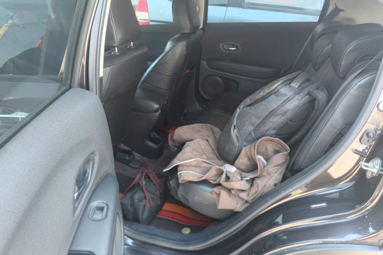 Used Honda Vezel 2022 1.5L CVT Phantom Night Pioneer Edition Left Rear Seat