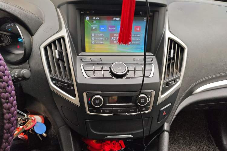 Used Dongfeng Aeolus AX7 2015 2.0L Automatic Zhiyue Version
