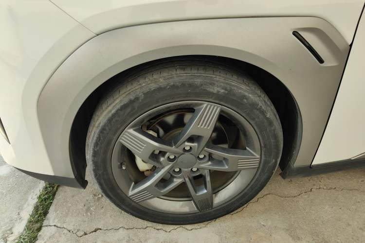 Used AION Y 2022 Plus 70 Tech Edition Exterior 4