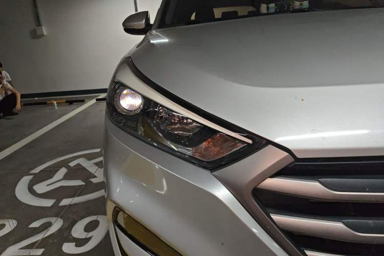 Used Hyundai Tucson 2018 1.6T Dual-Clutch Two-Wheel Drive 15th Anniversary Special Edition
