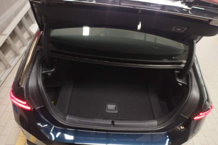 Used BMW i5 2025 eDrive 35L M Sport Package
