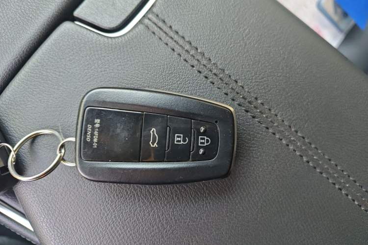 Used Toyota Avalon 2023 Dual-Engine 2.5L Luxury Edition