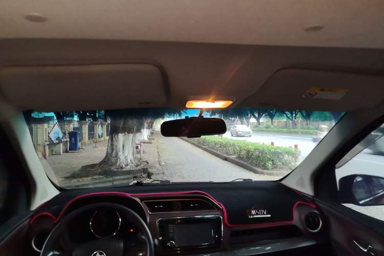 Used Venucia M50V 2017 1.6L XL CVT Luxury Edition Headliner