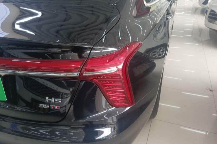 Used Hongqi H5 2023 1.5T DCT Smart Connect Flagship Edition Right Rear Taillight