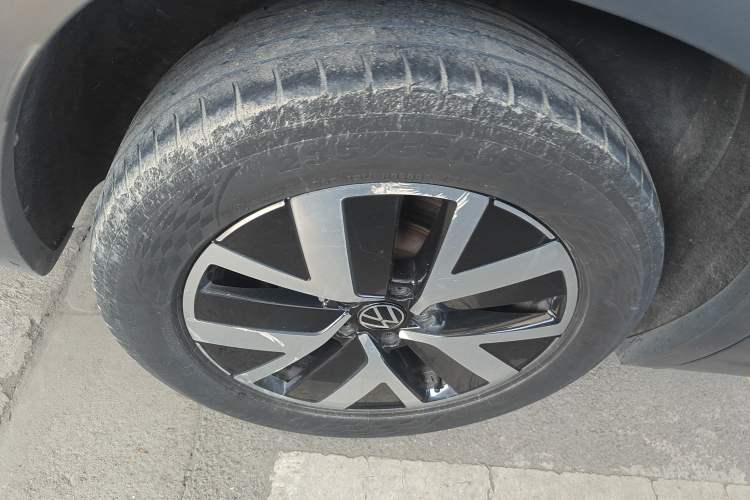 Used Volkswagen Tayron 2023 330TSI Two-Wheel-Drive Luxury Plus Advanced Version Right Rear Wheel Hub