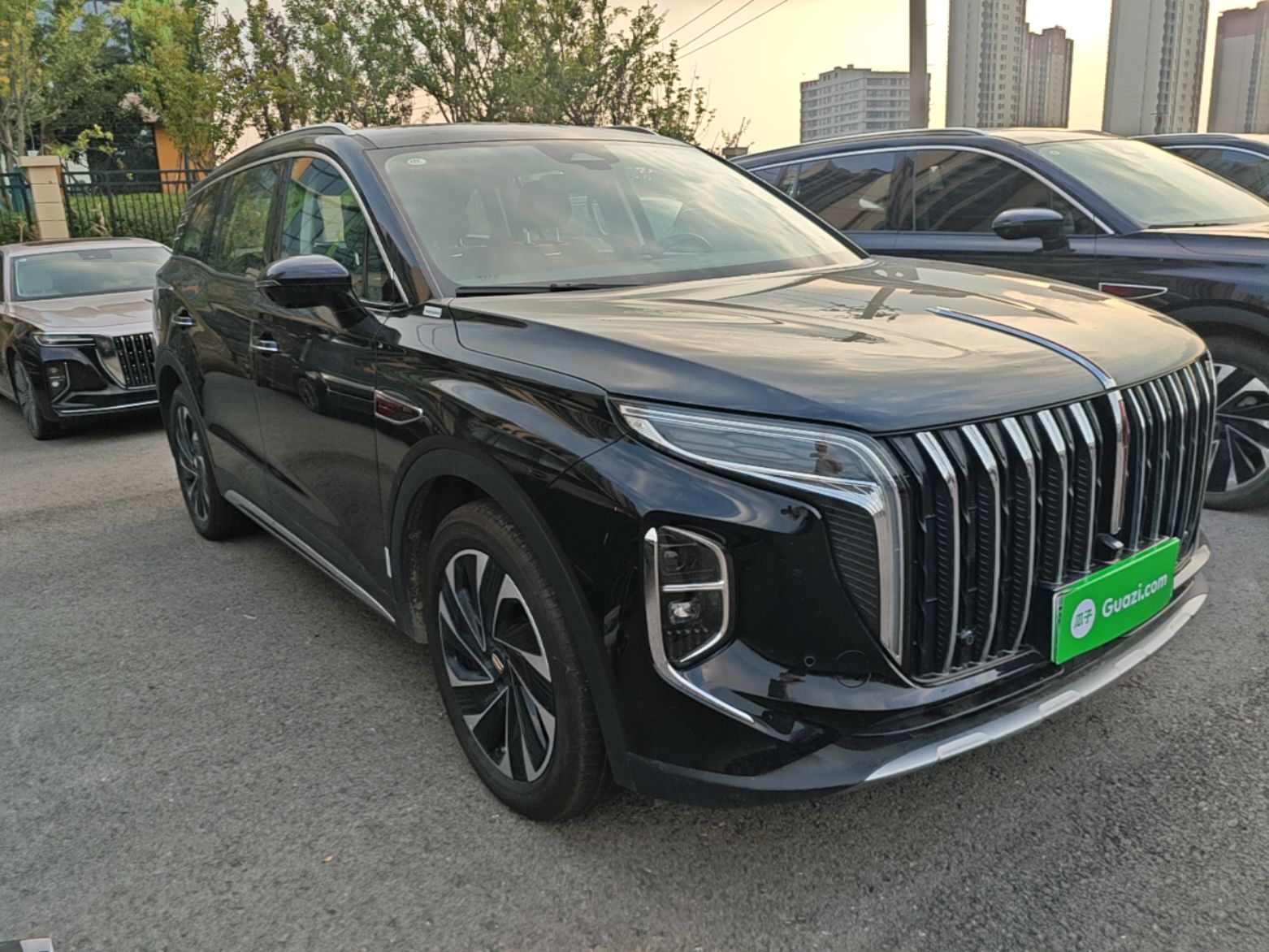Hongqi HS7 PHEV 2024 2.0T PHEV Four-Wheel Drive Flagship Edition 7 Seats — снимка 3