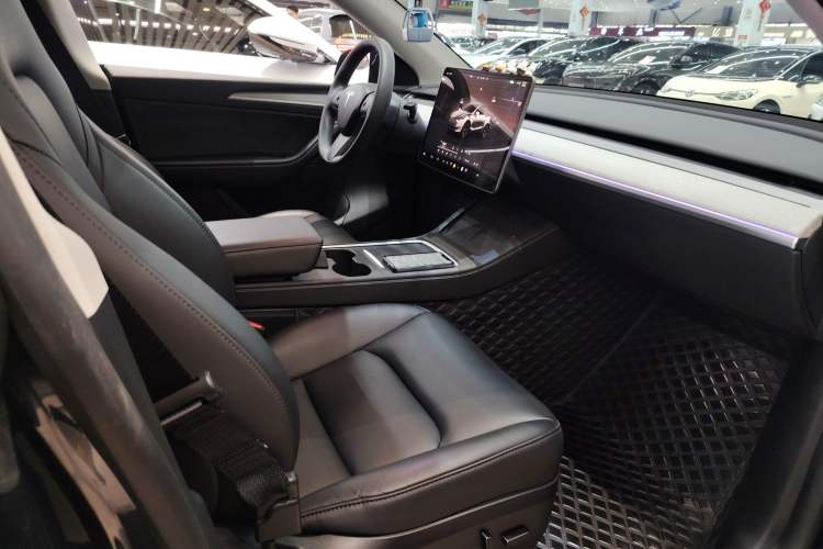 Used Tesla Model Y 2024 Rear-Wheel-Drive Version Right Front Seat
