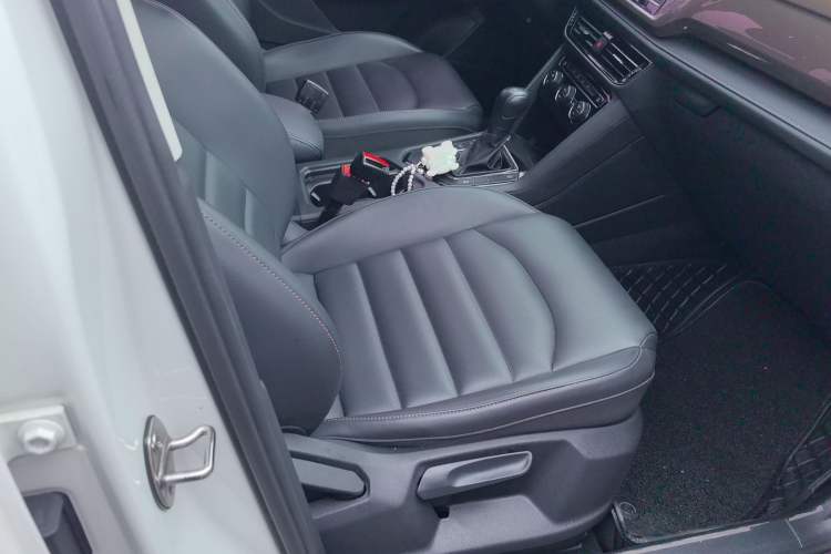 Used Volkswagen Tharu 2020 280TSI Two-Wheel Drive Comfort Edition China VI Standard
