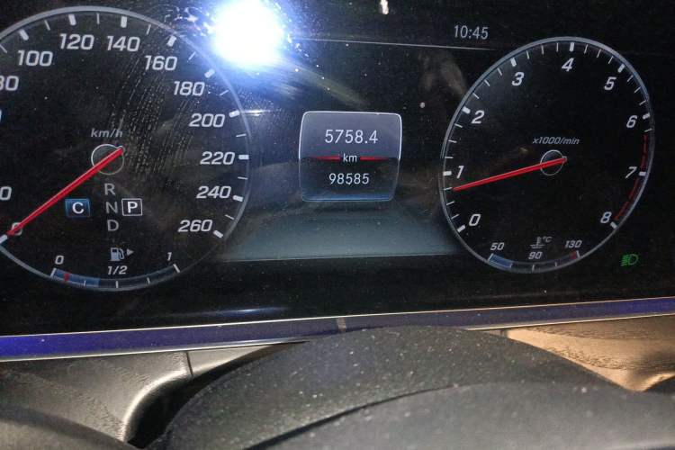 Used Mercedes-Benz E-Class 2017 E 200 L Sport 4MATIC Odometer Close Up