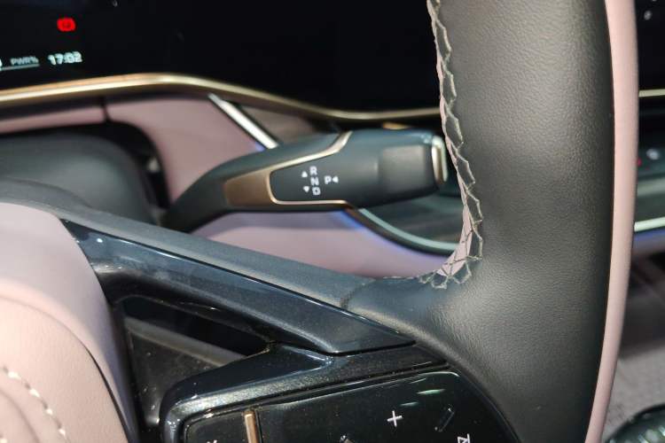 Used Hongqi Tiangong 08 2025 565 Ultra Four-Wheel Drive Version Gear Lever