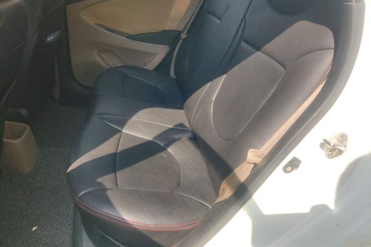 Used Hyundai Verna (older generation) 2014 1.4L Automatic Smart GLS Left Rear Seat