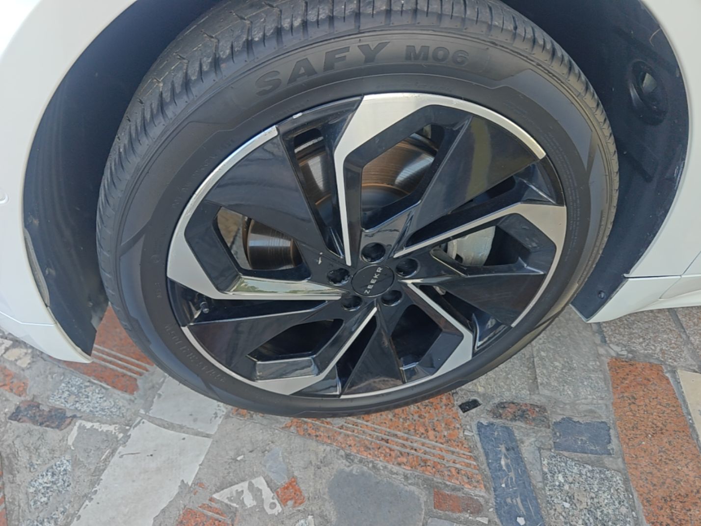 Zeekr 001 2023 WE Edition 86 kWh — снимка 10