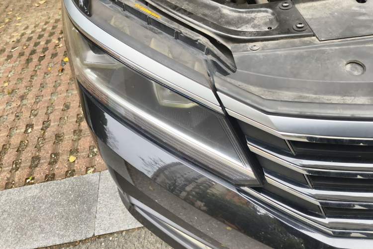 Used Volkswagen Passat 2016 330TSI DSG Luxury Edition Right Front Headlight