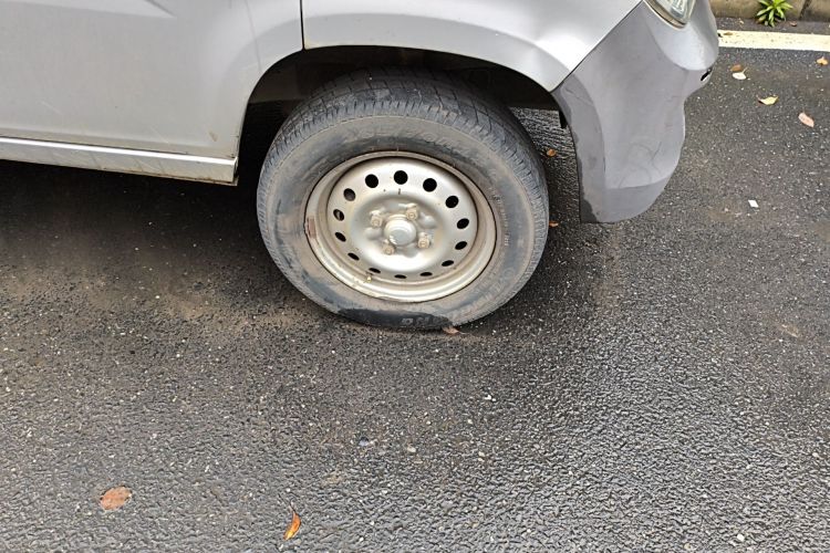 Used Wuling Zhiguang 2015 1.2L Practical LS-I Model Right Front Wheel Hub