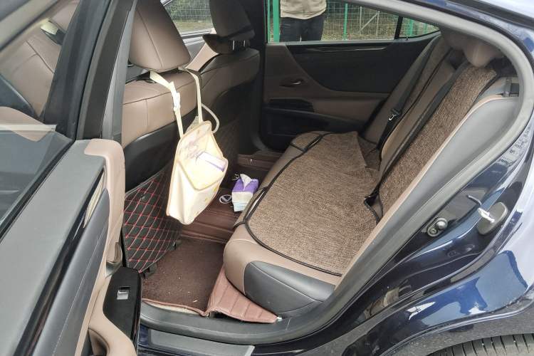 Used Lexus ES 2022 200 Excellence Edition
