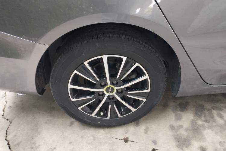 Used Roewe i5 2021 1.5L CVT Platinum Edition Right Rear Wheel Hub
