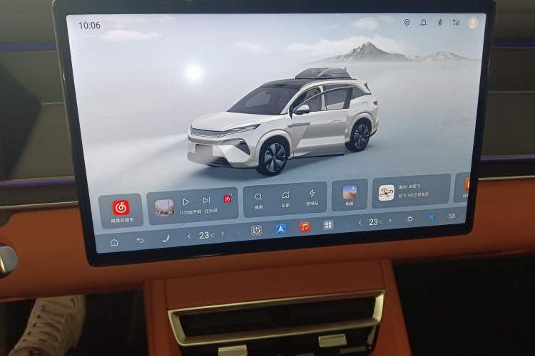 Used BYD Tang L 2025 DM 175KM Drone Player Edition Audio And AC Panel