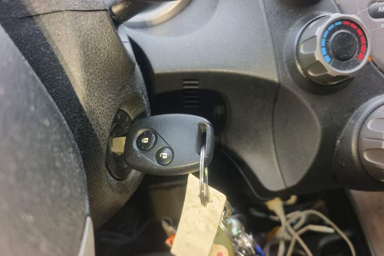 Used Honda Fit 2011 1.5L manual luxury version
