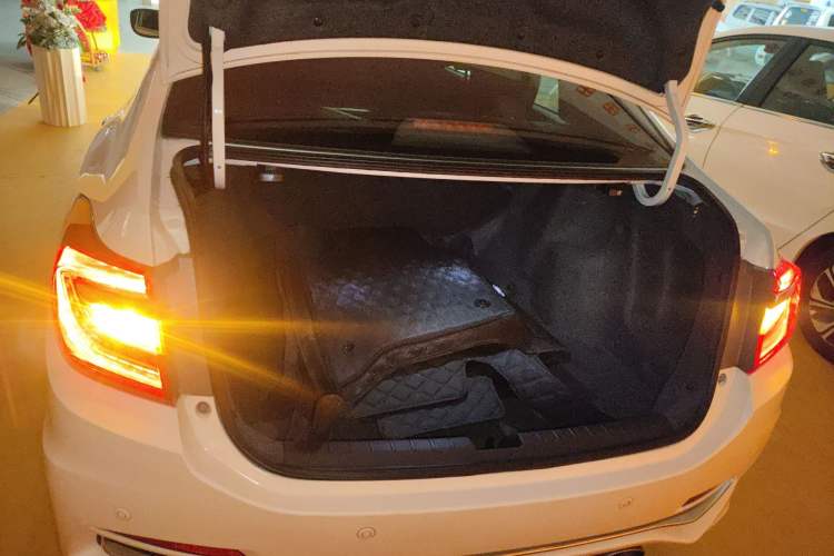 Used Honda Crider 2016 1.8L CVT Luxury Edition Trunk