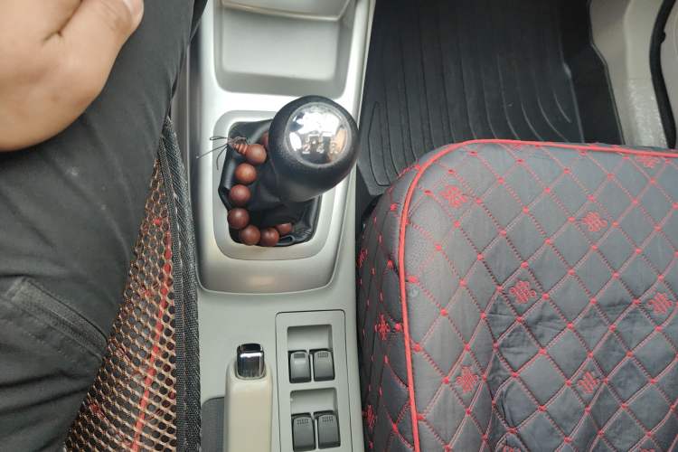 Used CHANGAN Alsvin V3 2015 1.4L Manual Warm-Hearted Model China IV Standard
