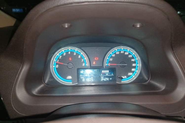 Used Baojun 730 2014 1.5L manual standard trim 7 seats Instrument Cluster