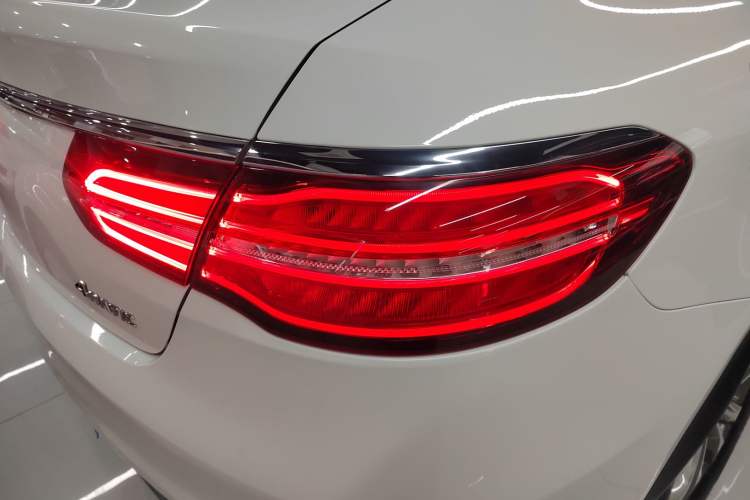 Used Mercedes-Benz GLE Coupe 2018 GLE 400 4MATIC Coupe SUV