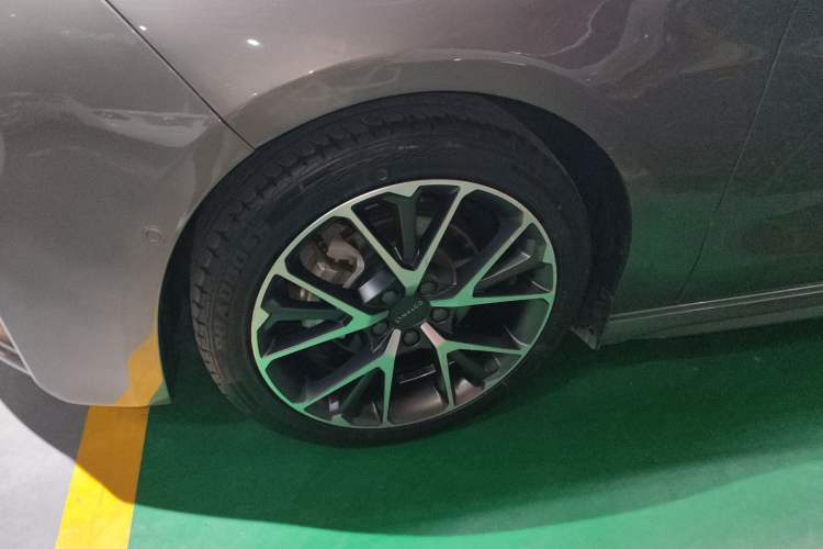 Used Lynk & Co 03 2022 1.5TD DCT JingPro Left Front Wheel Hub