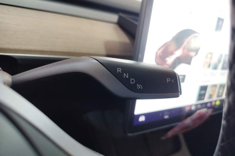 Used Tesla Model Y 2021 Standard Range Rear-Wheel Drive Version