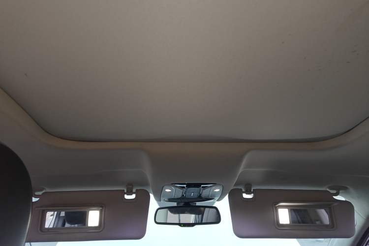 Used GAC Trumpchi GS7 2017 320T Two-Wheel-Drive Luxury Smart Connectivity Model
