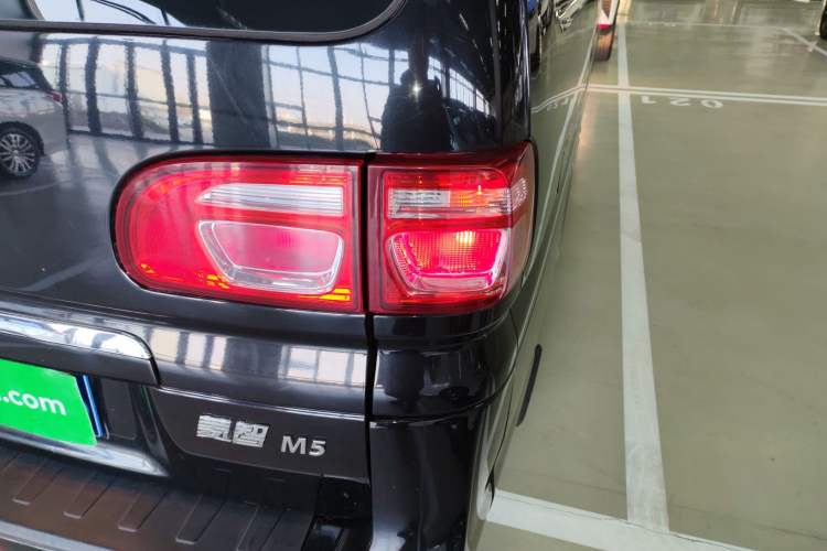 Used FORTHING Lingzhi 2018 M5L 1.6L 7-Seater Luxury Model