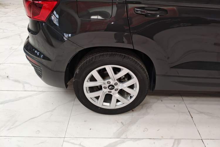 Used Jetta VS5 2022 280TSI Manual Advanced Trim Exterior 5