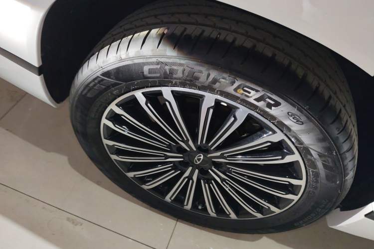 Used Chery Tiggo 9 2025 2.0T Automatic Two-Wheel Drive Luxury Edition 5 Seats
