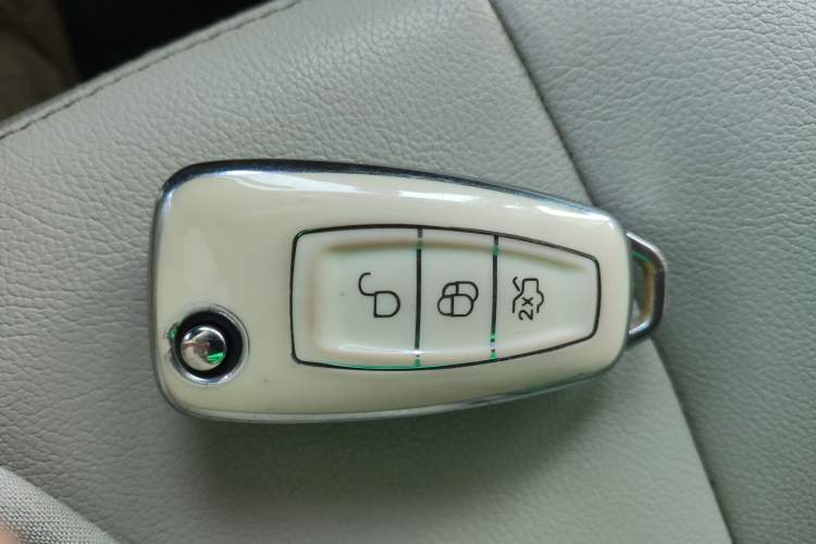 Used Ford Tourneo Custom 2020 2.0T Automatic Elite Edition China VI Standard
