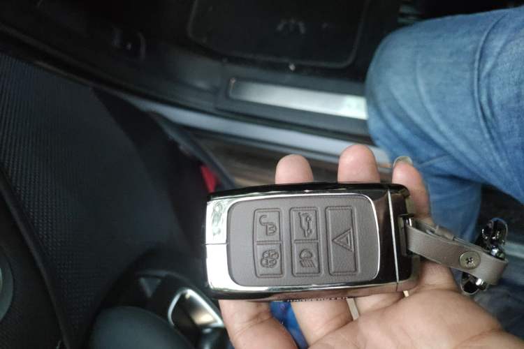 Used Land Rover Discovery 2023 Updated Version 360 PS Metropolitan Edition