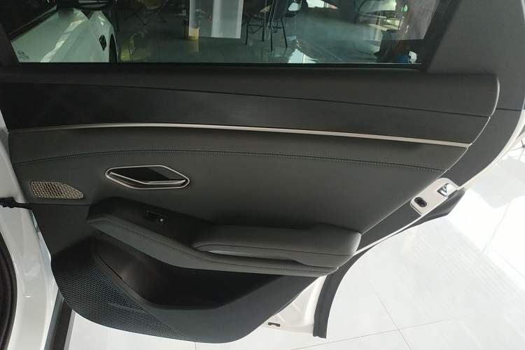 Used BYD Qin L 2025 DM-i Smart Drive 120KM Leading Model