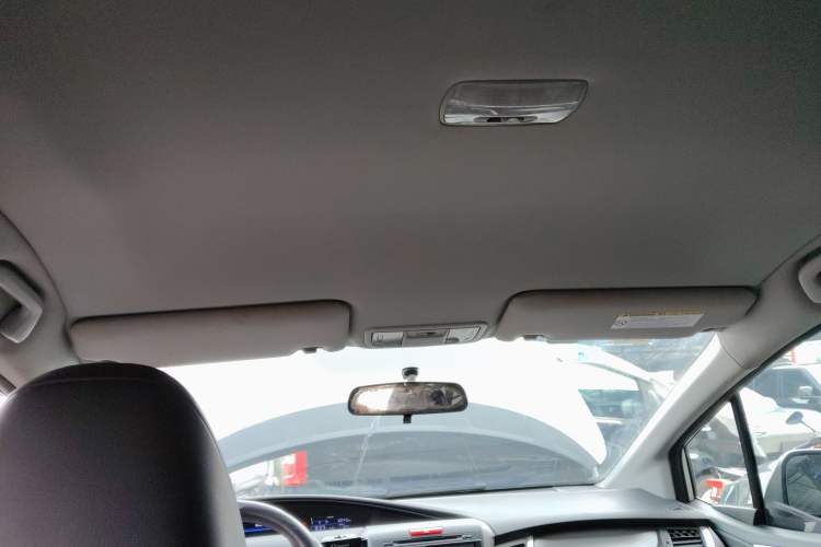 Used Honda Jade 2013 1.8L automatic Comfort version 5 seats