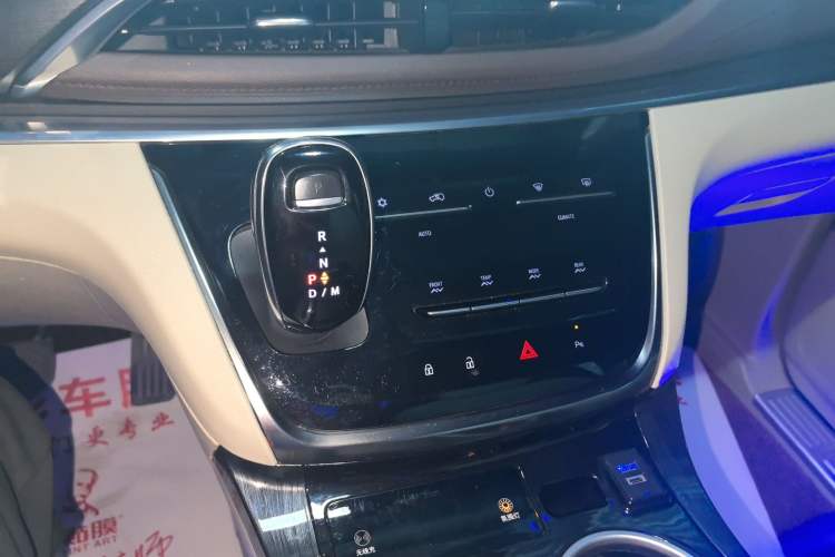 Used Buick GL8 2020 Land Business Class 652T Luxury Model
