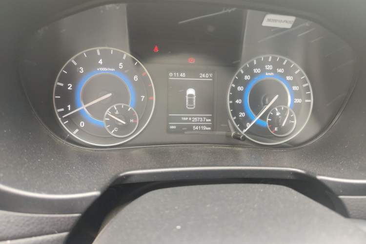 Used Dongfeng Fengon S560 2018 1.8L Manual Urban Model 7 Seats