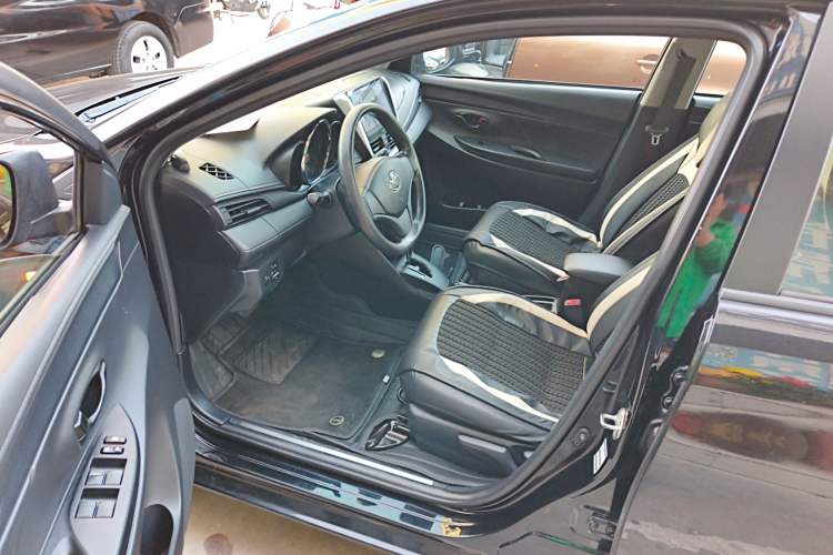 Used Toyota YARiS L Zhi Xuan 2016 Revised 1.5E CVT Charming Edition
