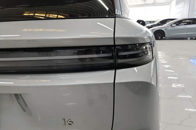 Used Li Auto i6 2025 Model Four-Wheel-Drive Standard Type Right Rear Taillight