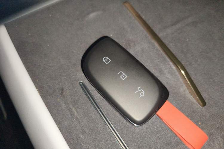 Used Lynk & Co Z10 2025 95 kWh 766 km Range Rear-Wheel Drive Max
