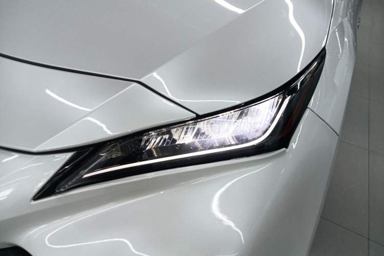 Used Toyota Venza 2023 2.0L CVT Two-Wheel Drive Luxury Edition
