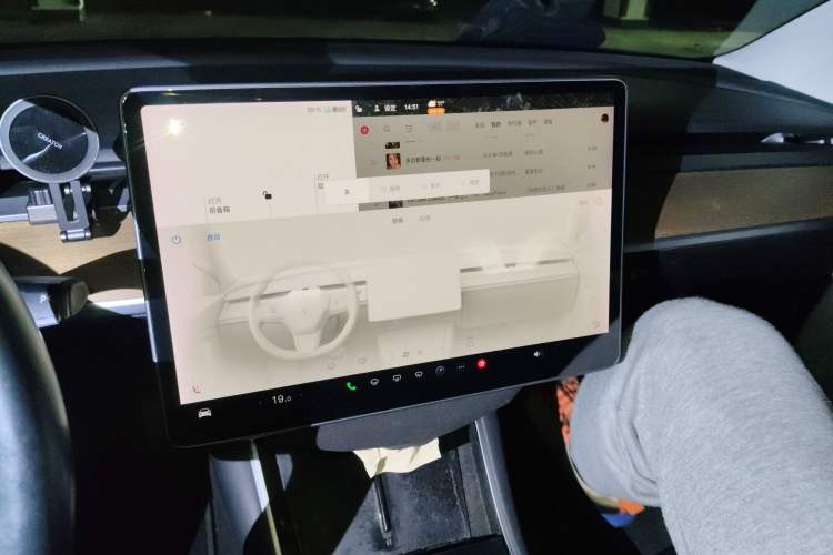 Used Tesla Model 3 2019 Long-Range Rear-Wheel-Drive Version
