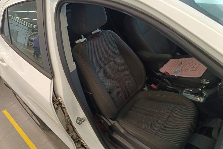 Used Buick Encore 2015 1.4T Automatic Two-Wheel Drive Urban Elite Version