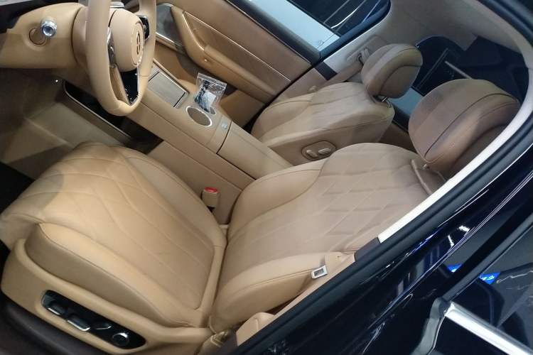 Used Hima AITO M8 2025 Extended-Range Ultra Version 53.4 kWh 6-Seater Edition Left Front Seat