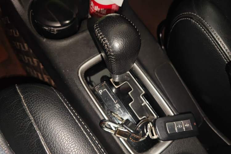 Used Mitsubishi Outlander 2013 2.4L 4x4 Luxury Navigation Edition 5 Seats