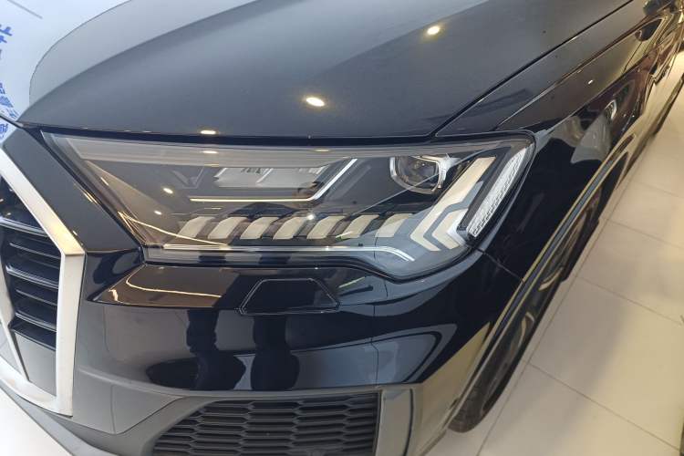 Used Audi Q7 2020 55 TFSI quattro S line sports model
