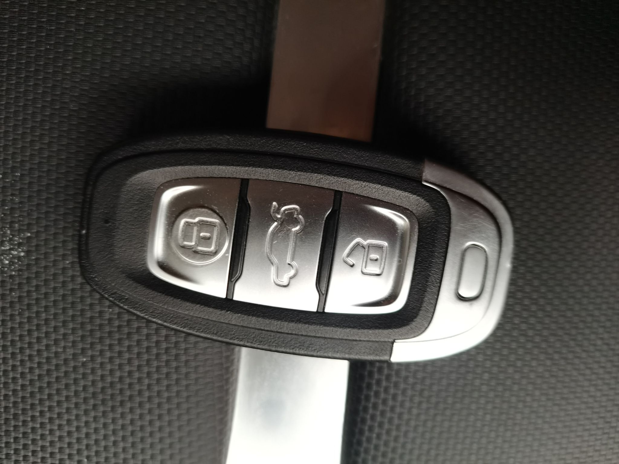 Hongqi E-QM5 2024 610 km PLUS — снимка 20
