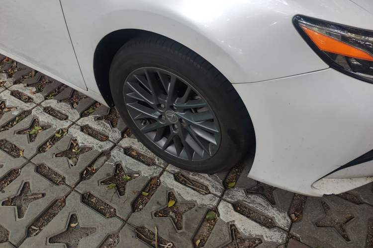 Used Lexus ES 2017 200 30th Anniversary Edition
